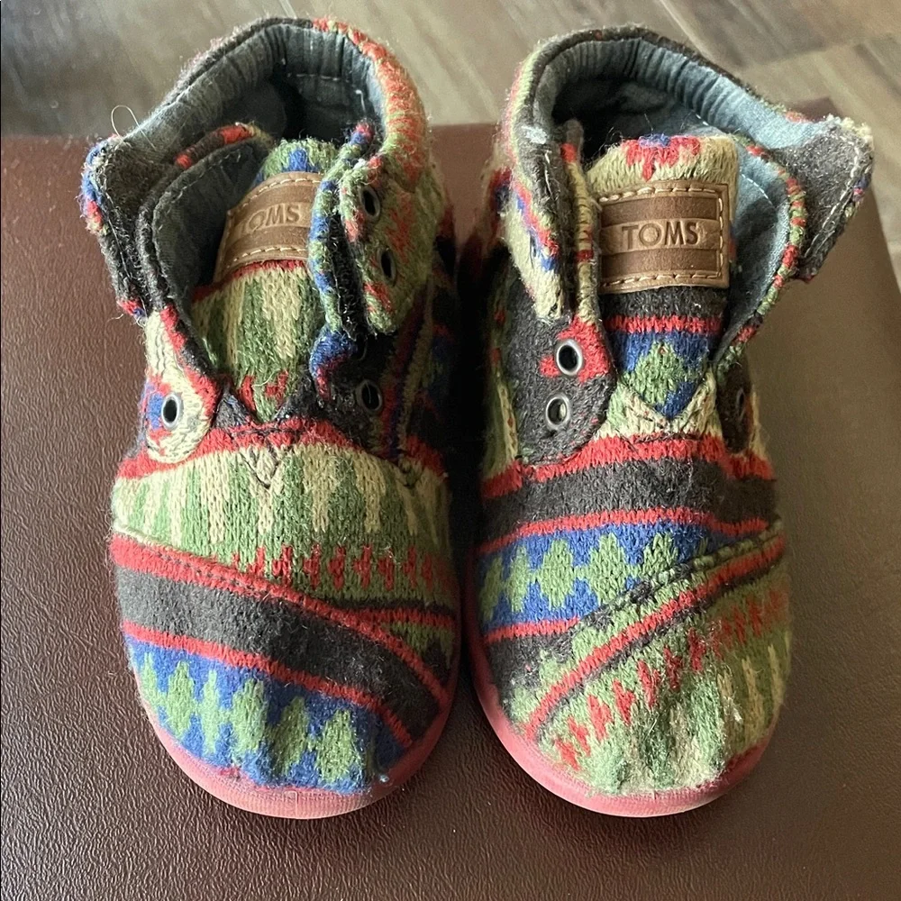 Toms Colorful Patterned Kids Shoes 8